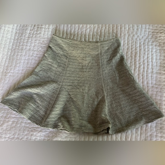 Grey Anthropologie skater skirt medium - Picture 2 of 3